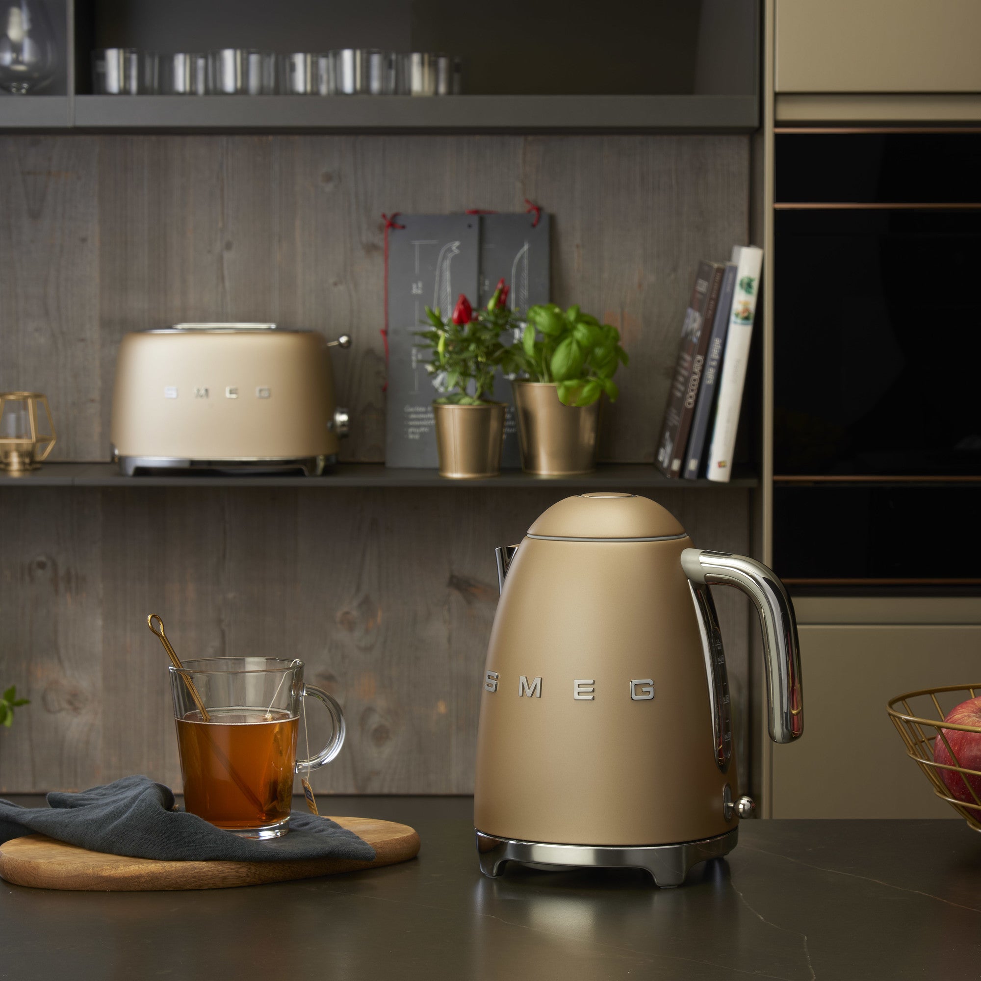SMEG KETTLE(ケトル) ChampagneMat(シャンパンマット) | SMEG